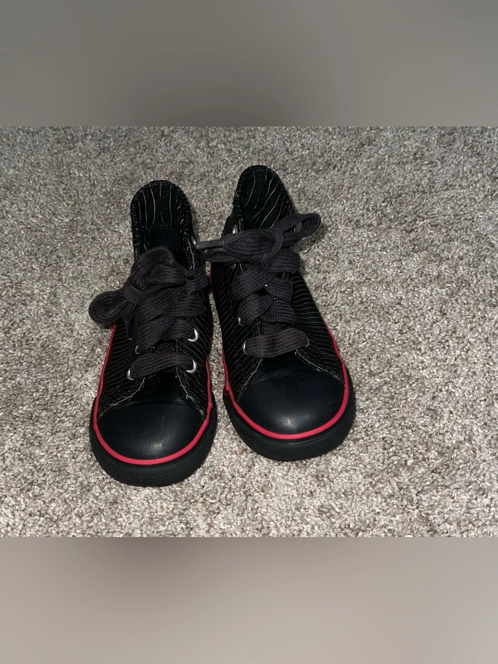 Converse All Star toddler 9 black leather pin stripe shoes